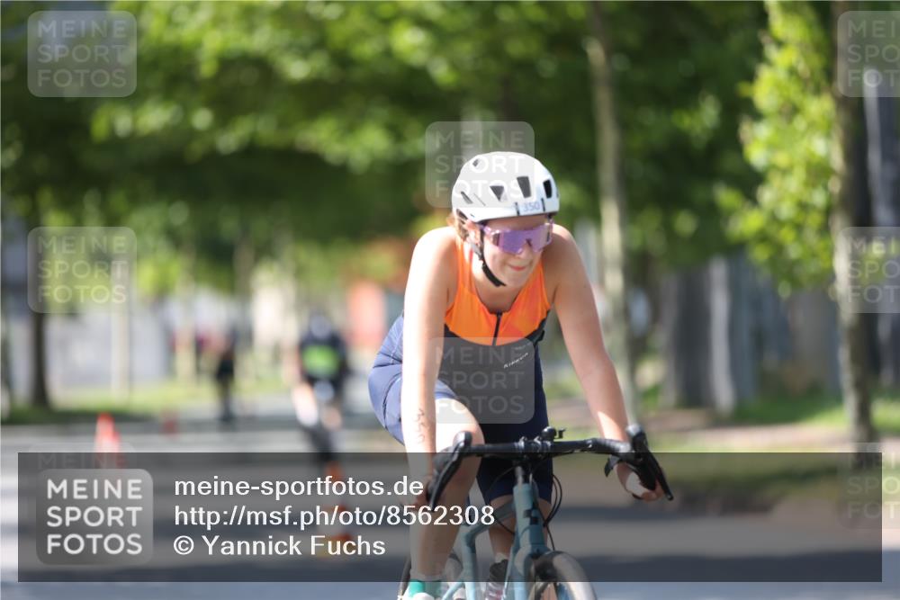 10.08.2025 - GEWOBA Citytriathlon Bremen Yannick Fuchs http://msf.ph/oto/8562308 10.08.2025 14:28:48 Radfahren 171, 193, 237, 350, 403, 467, 483 meine-sportfotos.de
