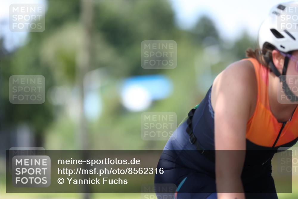 10.08.2025 - GEWOBA Citytriathlon Bremen Yannick Fuchs http://msf.ph/oto/8562316 10.08.2025 14:28:49 Radfahren 168, 171, 193, 237, 350, 403, 467, 483 meine-sportfotos.de
