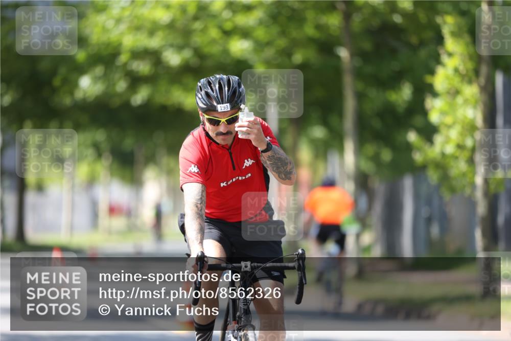 10.08.2025 - GEWOBA Citytriathlon Bremen Yannick Fuchs http://msf.ph/oto/8562326 10.08.2025 14:28:56 Radfahren 168, 171, 172, 193, 321, 350, 403 meine-sportfotos.de