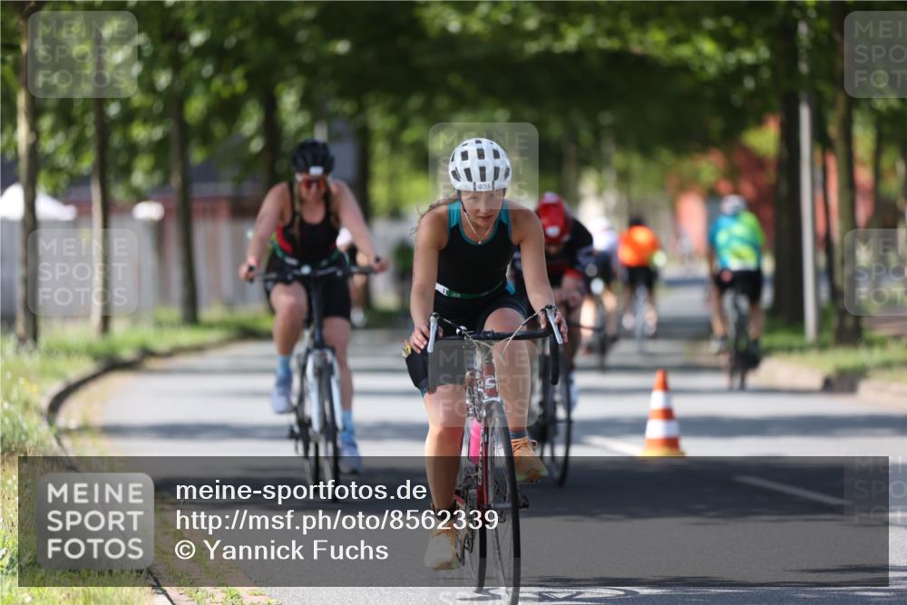 10.08.2025 - GEWOBA Citytriathlon Bremen Yannick Fuchs http://msf.ph/oto/8562339 10.08.2025 14:29:00 Radfahren 168, 172, 193, 321, 350, 403 meine-sportfotos.de