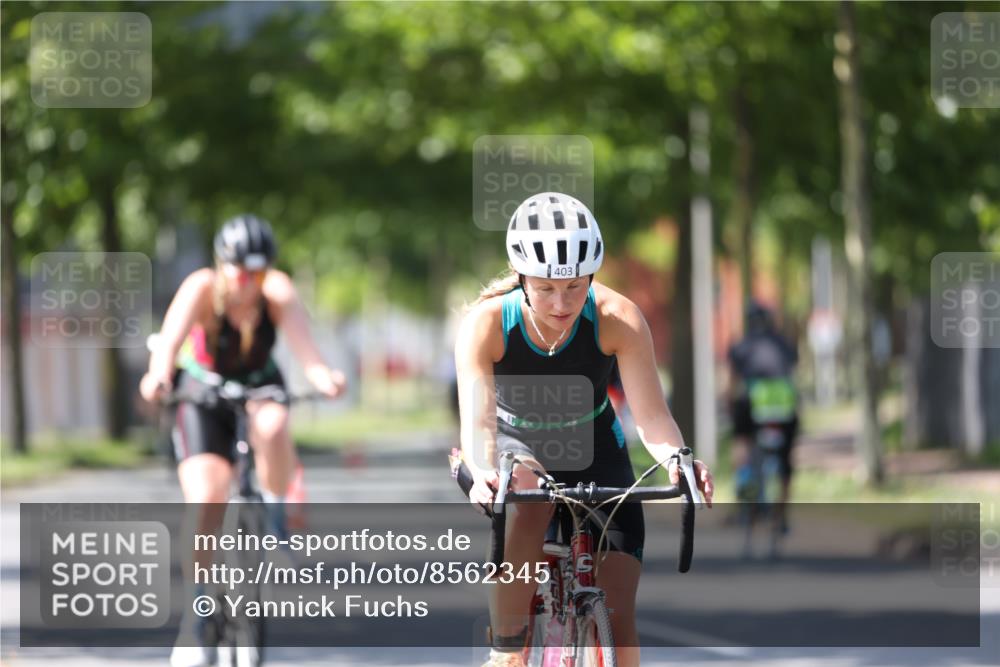 10.08.2025 - GEWOBA Citytriathlon Bremen Yannick Fuchs http://msf.ph/oto/8562345 10.08.2025 14:29:00 Radfahren 168, 172, 193, 321, 350, 403 meine-sportfotos.de