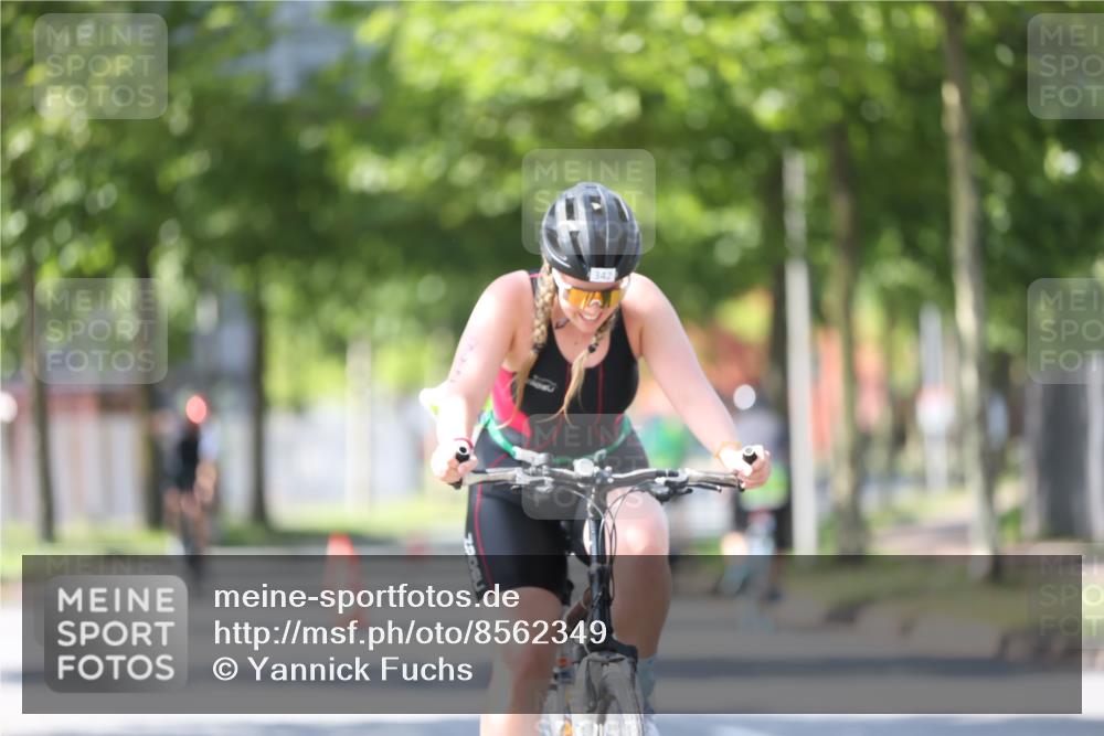 10.08.2025 - GEWOBA Citytriathlon Bremen Yannick Fuchs http://msf.ph/oto/8562349 10.08.2025 14:29:01 Radfahren 168, 172, 193, 321, 350, 403 meine-sportfotos.de