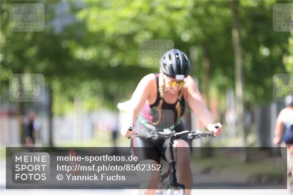 10.08.2025 - GEWOBA Citytriathlon Bremen Yannick Fuchs http://msf.ph/oto/8562352 10.08.2025 14:29:01 Radfahren 168, 172, 193, 321, 350, 403 meine-sportfotos.de