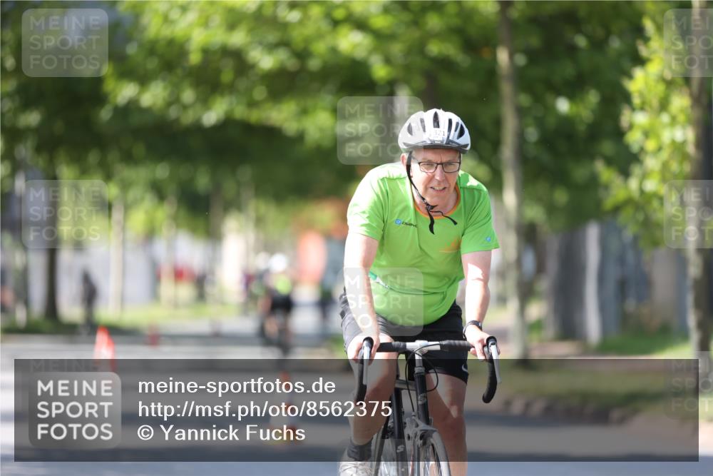 10.08.2025 - GEWOBA Citytriathlon Bremen Yannick Fuchs http://msf.ph/oto/8562375 10.08.2025 14:29:09 Radfahren 168, 172, 188, 321, 389, 403, 447 meine-sportfotos.de