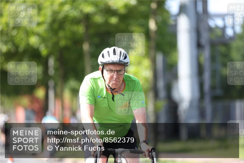 10.08.2025 - GEWOBA Citytriathlon Bremen Yannick Fuchs http://msf.ph/oto/8562379 10.08.2025 14:29:09 Radfahren 168, 172, 188, 321, 389, 403, 447 meine-sportfotos.de