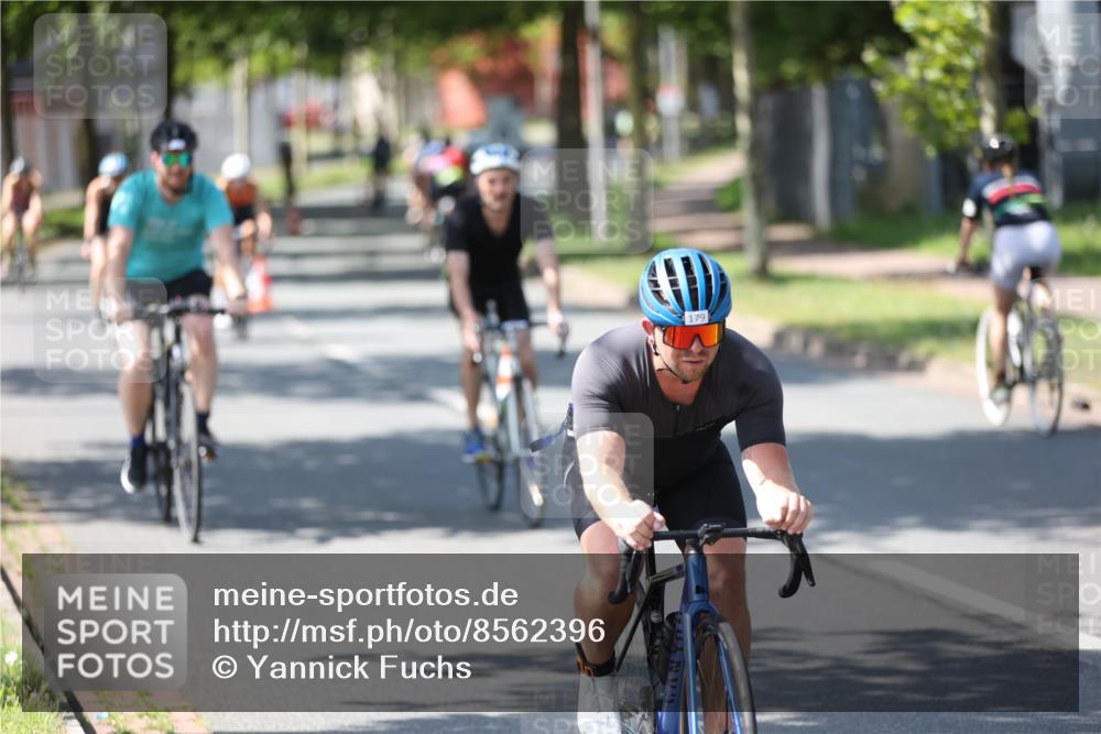 10.08.2025 - GEWOBA Citytriathlon Bremen Yannick Fuchs http://msf.ph/oto/8562396 10.08.2025 14:29:35 Radfahren 117, 179, 206, 212, 226, 351, 365, 373, 405, 466, 487, 517 meine-sportfotos.de