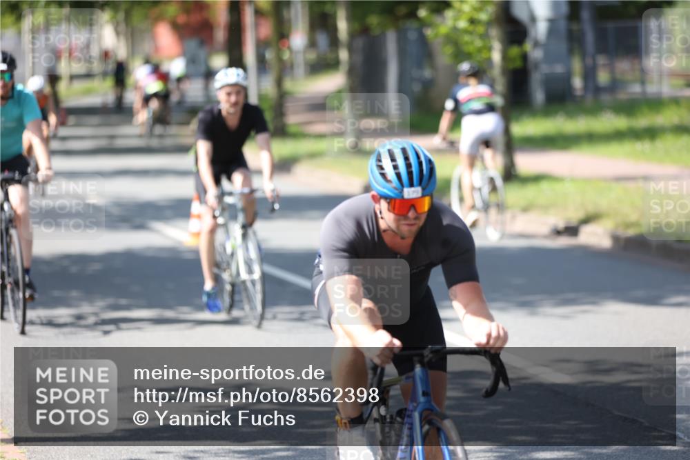 10.08.2025 - GEWOBA Citytriathlon Bremen Yannick Fuchs http://msf.ph/oto/8562398 10.08.2025 14:29:35 Radfahren 117, 179, 206, 212, 226, 351, 365, 373, 405, 466, 487, 517 meine-sportfotos.de