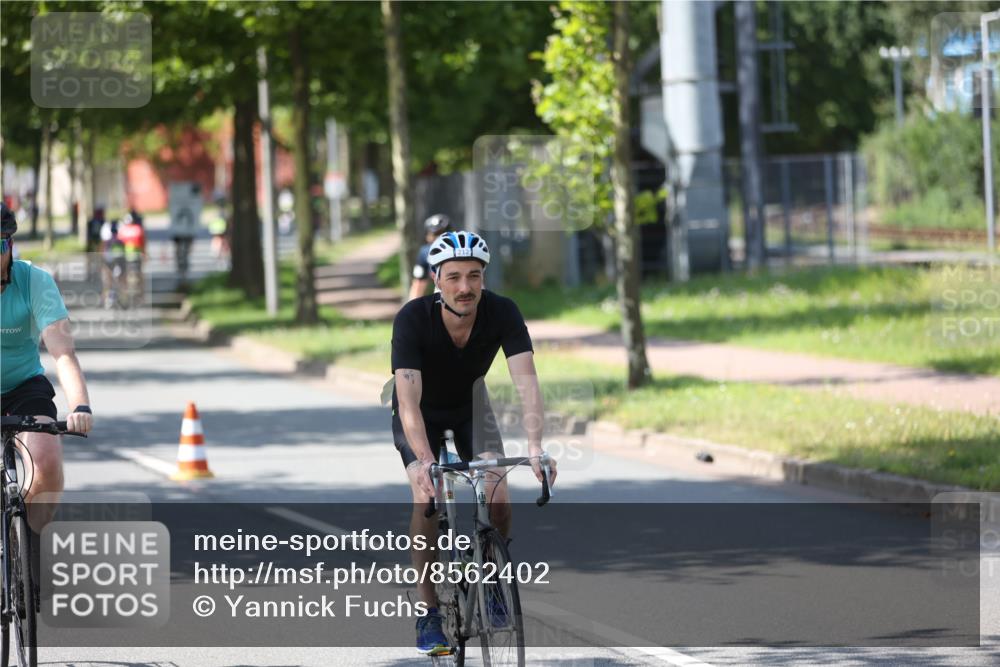 10.08.2025 - GEWOBA Citytriathlon Bremen Yannick Fuchs http://msf.ph/oto/8562402 10.08.2025 14:29:36 Radfahren 117, 179, 206, 212, 226, 351, 365, 373, 405, 466, 487, 517 meine-sportfotos.de