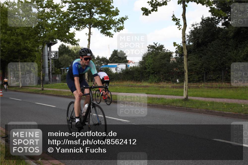 10.08.2025 - GEWOBA Citytriathlon Bremen Yannick Fuchs http://msf.ph/oto/8562412 10.08.2025 12:28:00 Radfahren 593, 651, 669, 674, 676, 697, 712, 713, 716, 800, 819, 885, 907, 963 meine-sportfotos.de