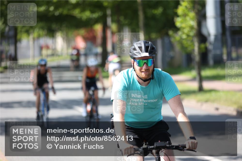 10.08.2025 - GEWOBA Citytriathlon Bremen Yannick Fuchs http://msf.ph/oto/8562413 10.08.2025 14:29:37 Radfahren 117, 179, 206, 212, 226, 351, 365, 373, 405, 466, 487, 517 meine-sportfotos.de