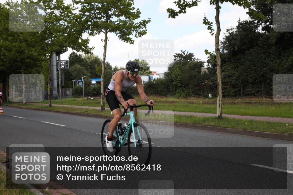 10.08.2025 - GEWOBA Citytriathlon Bremen Yannick Fuchs http://msf.ph/oto/8562418 10.08.2025 12:28:04 Radfahren 593, 651, 669, 674, 676, 697, 712, 713, 716, 748, 800, 885, 898, 907 meine-sportfotos.de