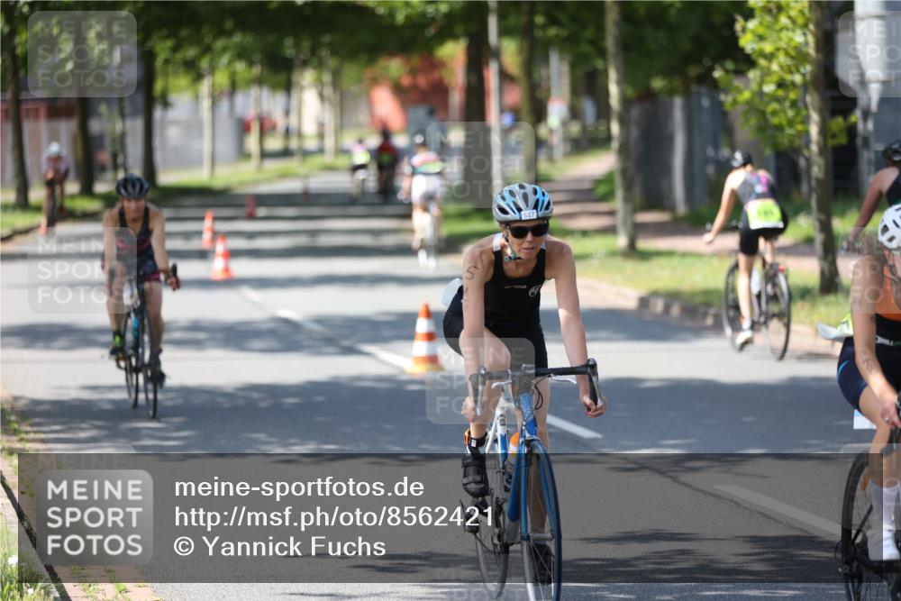10.08.2025 - GEWOBA Citytriathlon Bremen Yannick Fuchs http://msf.ph/oto/8562421 10.08.2025 14:29:38 Radfahren 117, 179, 206, 212, 226, 351, 365, 373, 405, 466, 468, 487, 517 meine-sportfotos.de