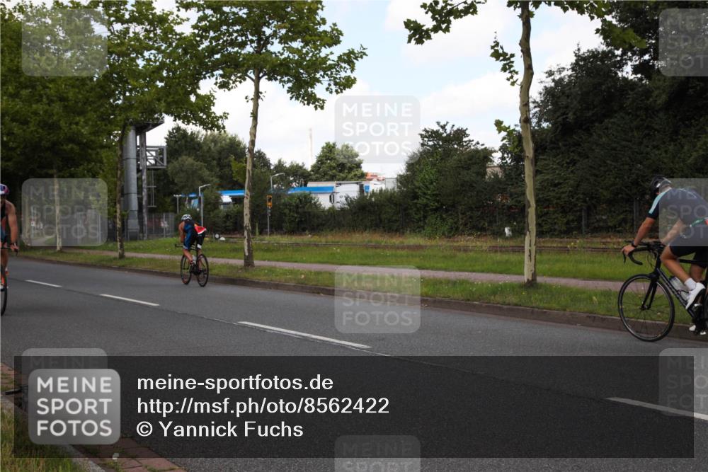 10.08.2025 - GEWOBA Citytriathlon Bremen Yannick Fuchs http://msf.ph/oto/8562422 10.08.2025 12:28:06 Radfahren 593, 651, 669, 674, 676, 697, 712, 713, 716, 748, 800, 885, 898, 907 meine-sportfotos.de