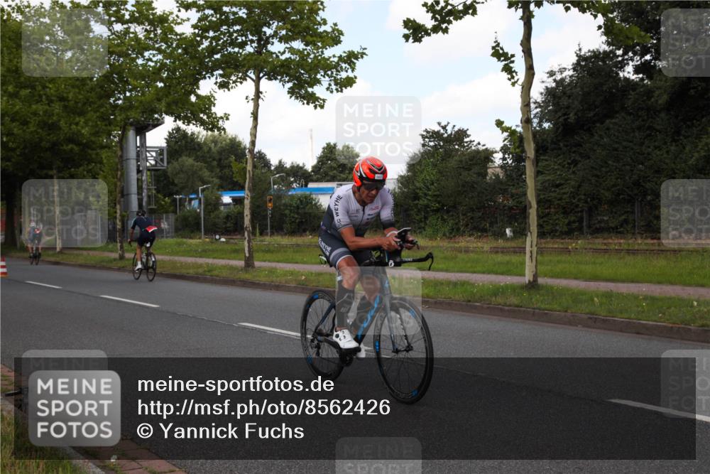 10.08.2025 - GEWOBA Citytriathlon Bremen Yannick Fuchs http://msf.ph/oto/8562426 10.08.2025 12:28:07 Radfahren 593, 651, 674, 676, 685, 697, 712, 713, 716, 748, 800, 885, 898, 907 meine-sportfotos.de