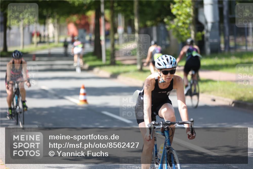 10.08.2025 - GEWOBA Citytriathlon Bremen Yannick Fuchs http://msf.ph/oto/8562427 10.08.2025 14:29:38 Radfahren 117, 179, 206, 212, 226, 351, 365, 373, 405, 466, 468, 487, 517 meine-sportfotos.de