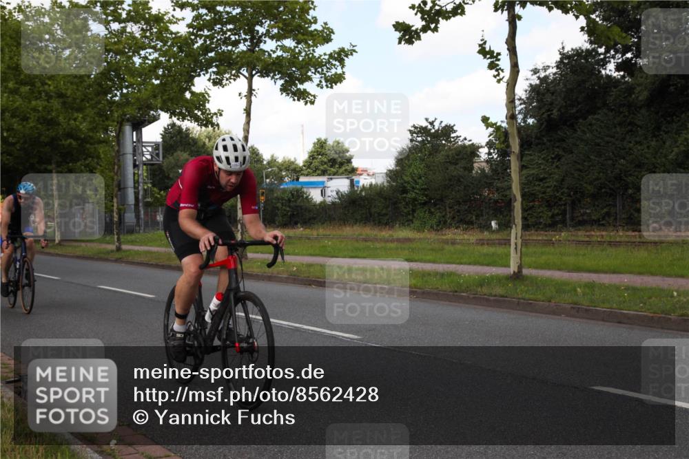 10.08.2025 - GEWOBA Citytriathlon Bremen Yannick Fuchs http://msf.ph/oto/8562428 10.08.2025 12:28:11 Radfahren 593, 651, 676, 685, 697, 713, 716, 748, 885, 898, 907 meine-sportfotos.de