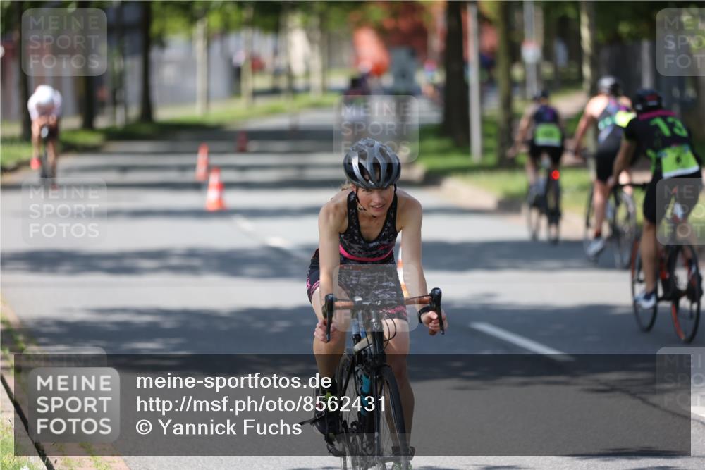 10.08.2025 - GEWOBA Citytriathlon Bremen Yannick Fuchs http://msf.ph/oto/8562431 10.08.2025 14:29:39 Radfahren 117, 179, 206, 212, 226, 275, 351, 365, 373, 405, 466, 468, 487, 517 meine-sportfotos.de