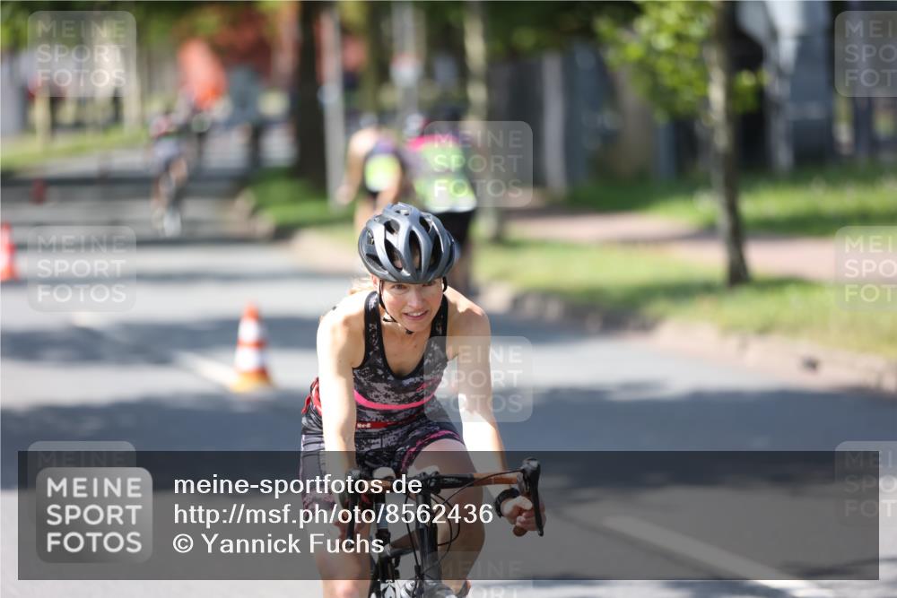 10.08.2025 - GEWOBA Citytriathlon Bremen Yannick Fuchs http://msf.ph/oto/8562436 10.08.2025 14:29:40 Radfahren 117, 179, 206, 212, 226, 275, 351, 365, 373, 405, 466, 468, 487, 517 meine-sportfotos.de