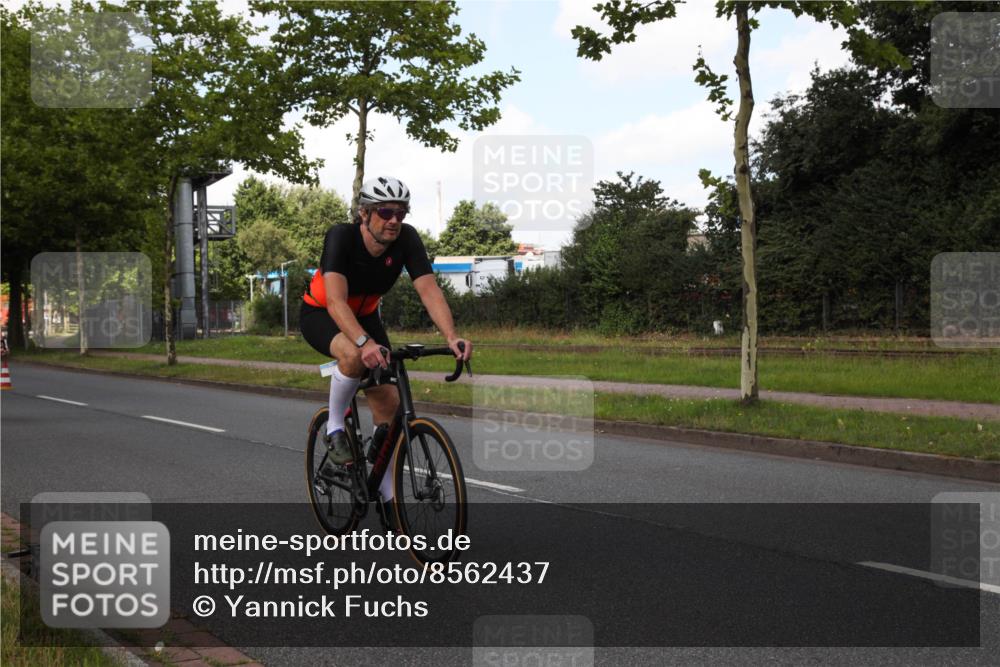 10.08.2025 - GEWOBA Citytriathlon Bremen Yannick Fuchs http://msf.ph/oto/8562437 10.08.2025 12:28:19 Radfahren 612, 625, 651, 685, 748, 812, 816, 828, 898, 907, 980 meine-sportfotos.de