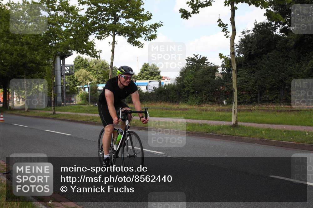 10.08.2025 - GEWOBA Citytriathlon Bremen Yannick Fuchs http://msf.ph/oto/8562440 10.08.2025 12:28:20 Radfahren 612, 625, 651, 685, 748, 812, 816, 828, 898, 907, 980 meine-sportfotos.de