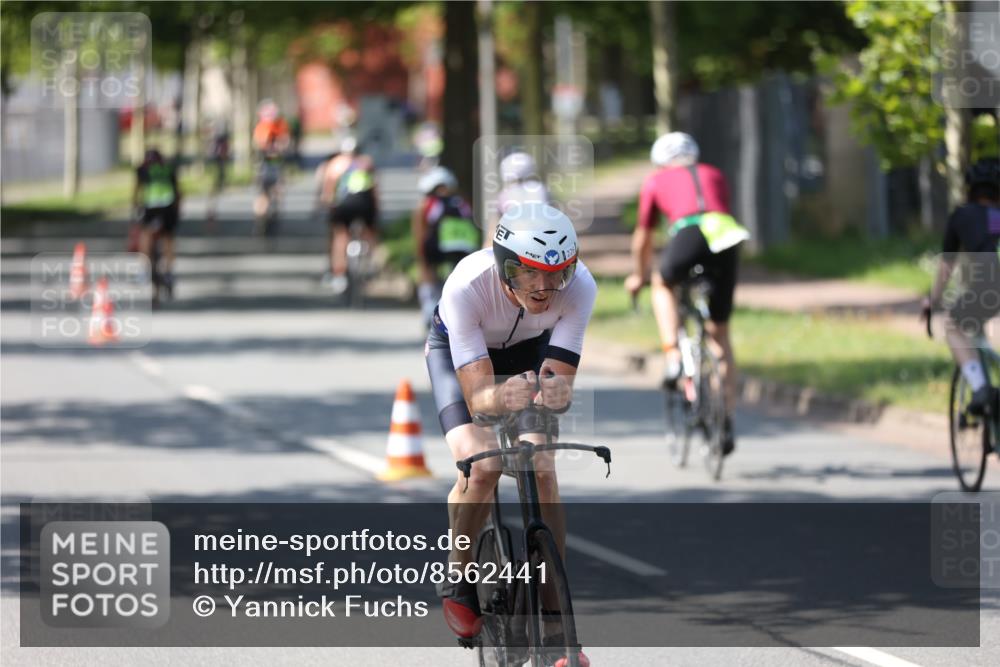 10.08.2025 - GEWOBA Citytriathlon Bremen Yannick Fuchs http://msf.ph/oto/8562441 10.08.2025 14:29:42 Radfahren 117, 179, 212, 226, 275, 327, 351, 373, 405, 466, 468, 487, 517 meine-sportfotos.de