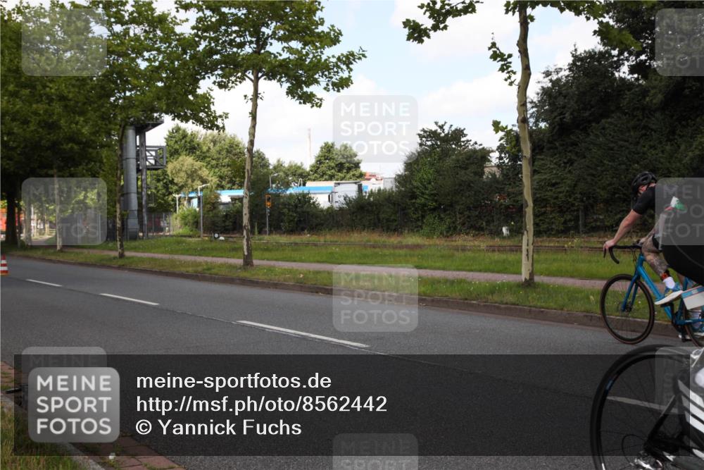 10.08.2025 - GEWOBA Citytriathlon Bremen Yannick Fuchs http://msf.ph/oto/8562442 10.08.2025 12:28:20 Radfahren 612, 625, 651, 685, 748, 812, 816, 828, 898, 907, 980 meine-sportfotos.de