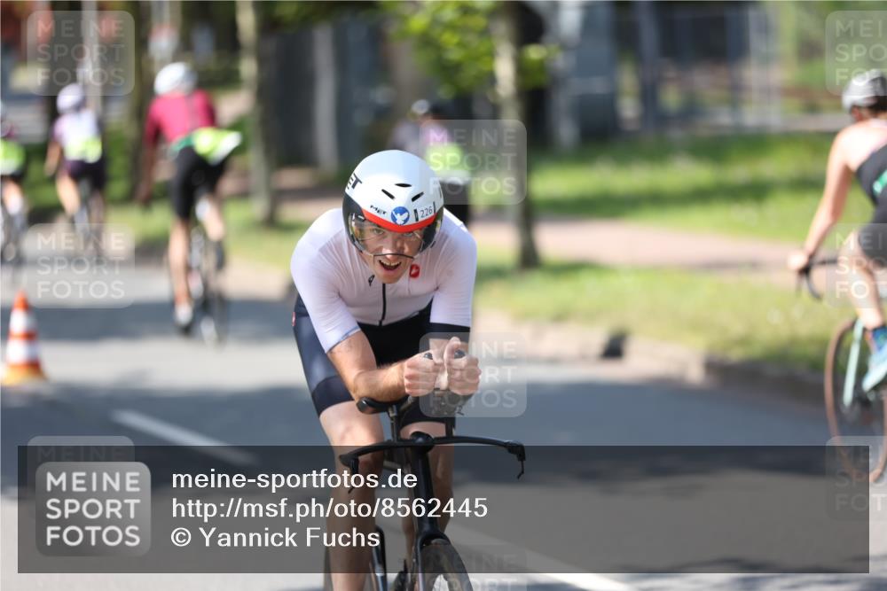 10.08.2025 - GEWOBA Citytriathlon Bremen Yannick Fuchs http://msf.ph/oto/8562445 10.08.2025 14:29:42 Radfahren 117, 179, 212, 226, 275, 327, 351, 373, 405, 466, 468, 487, 517 meine-sportfotos.de