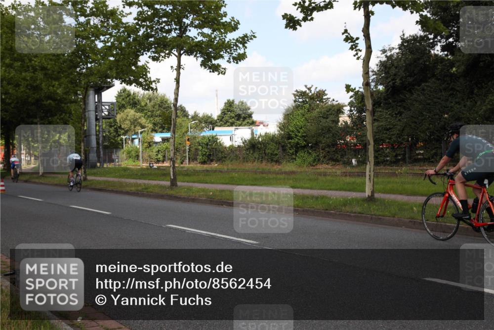 10.08.2025 - GEWOBA Citytriathlon Bremen Yannick Fuchs http://msf.ph/oto/8562454 10.08.2025 12:28:26 Radfahren 612, 622, 625, 629, 685, 748, 812, 816, 828, 898, 941, 980, 981 meine-sportfotos.de
