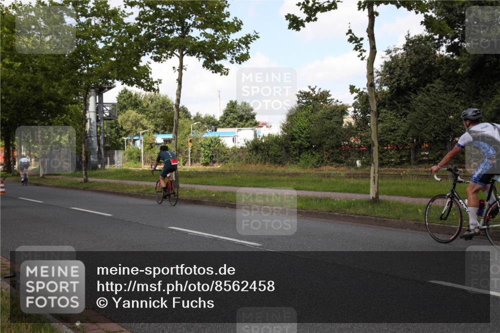 10.08.2025 - GEWOBA Citytriathlon Bremen Yannick Fuchs http://msf.ph/oto/8562458 10.08.2025 12:28:27 Radfahren 612, 622, 625, 629, 685, 732, 812, 816, 828, 898, 941, 980, 981 meine-sportfotos.de