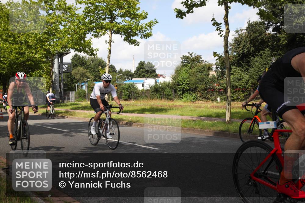 10.08.2025 - GEWOBA Citytriathlon Bremen Yannick Fuchs http://msf.ph/oto/8562468 10.08.2025 12:28:31 Radfahren 612, 622, 625, 629, 685, 732, 812, 816, 828, 941, 980, 981 meine-sportfotos.de