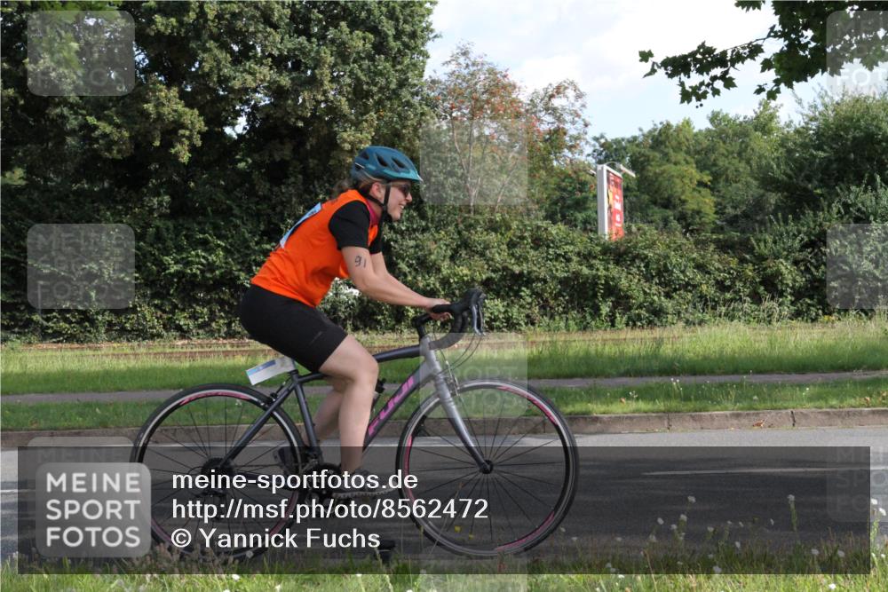 10.08.2025 - GEWOBA Citytriathlon Bremen Yannick Fuchs http://msf.ph/oto/8562472 10.08.2025 10:40:12 Radfahren 1, 11, 47, 55, 57, 61, 79, 91, 135, 197, 227, 398 meine-sportfotos.de