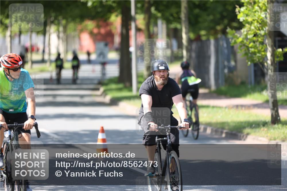 10.08.2025 - GEWOBA Citytriathlon Bremen Yannick Fuchs http://msf.ph/oto/8562473 10.08.2025 14:30:01 Radfahren 42, 95, 112, 183, 275, 315, 327, 337, 429, 454, 468 meine-sportfotos.de