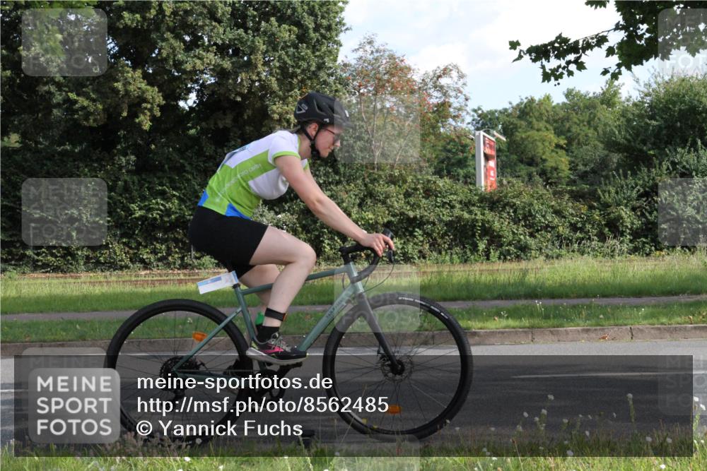 10.08.2025 - GEWOBA Citytriathlon Bremen Yannick Fuchs http://msf.ph/oto/8562485 10.08.2025 10:40:15 Radfahren 1, 11, 47, 61, 65, 79, 91, 125, 135, 197, 227, 229 meine-sportfotos.de