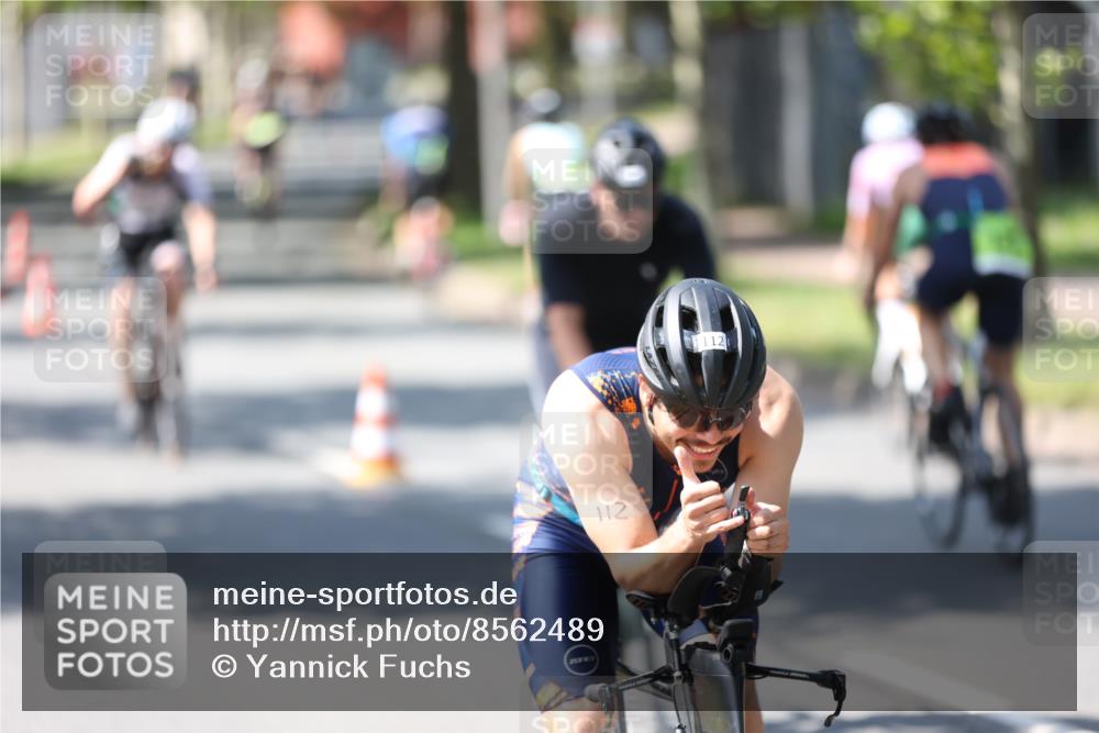 10.08.2025 - GEWOBA Citytriathlon Bremen Yannick Fuchs http://msf.ph/oto/8562489 10.08.2025 14:30:05 Radfahren 42, 95, 112, 149, 183, 315, 327, 337, 400, 402, 429, 454 meine-sportfotos.de