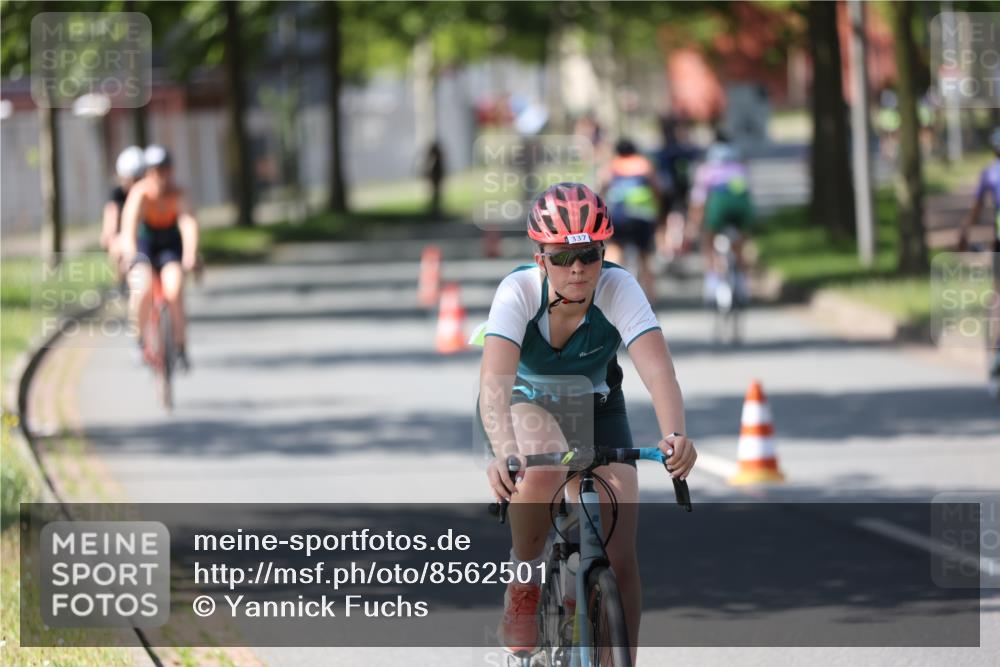 10.08.2025 - GEWOBA Citytriathlon Bremen Yannick Fuchs http://msf.ph/oto/8562501 10.08.2025 14:30:07 Radfahren 42, 66, 95, 112, 148, 149, 183, 315, 327, 337, 400, 402, 429, 454 meine-sportfotos.de