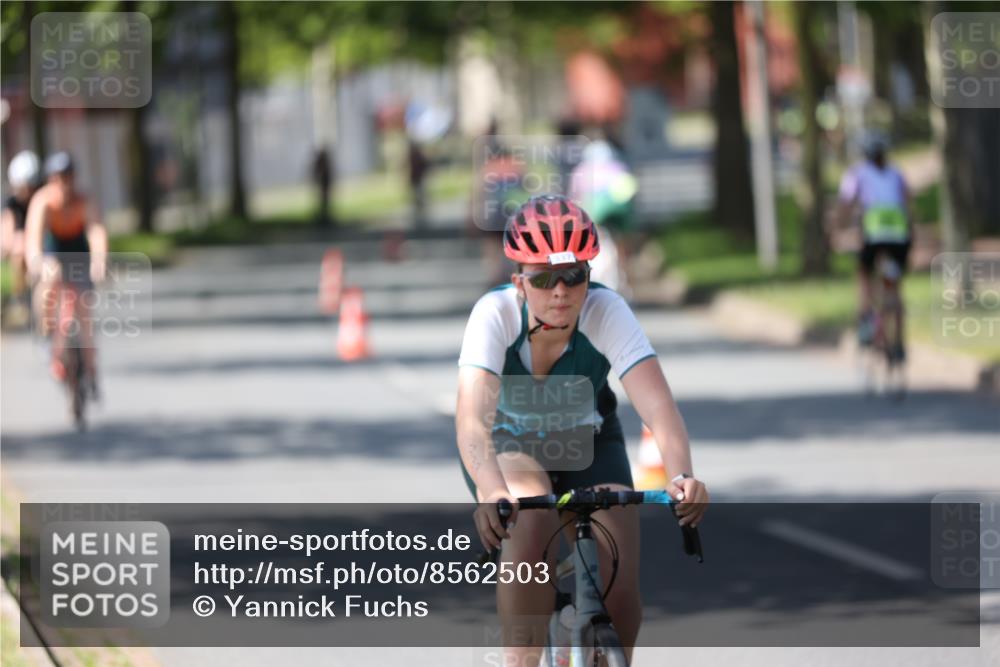 10.08.2025 - GEWOBA Citytriathlon Bremen Yannick Fuchs http://msf.ph/oto/8562503 10.08.2025 14:30:08 Radfahren 42, 66, 95, 112, 148, 149, 183, 315, 337, 374, 400, 402, 429, 454 meine-sportfotos.de