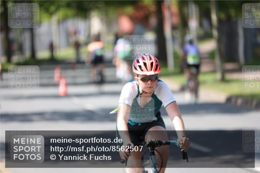 10.08.2025 - GEWOBA Citytriathlon Bremen Yannick Fuchs http://msf.ph/oto/8562507 10.08.2025 14:30:08 Radfahren 42, 66, 95, 112, 148, 149, 183, 315, 337, 374, 400, 402, 429, 454 meine-sportfotos.de