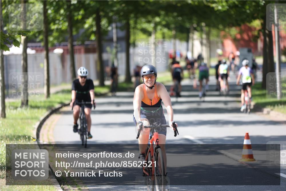 10.08.2025 - GEWOBA Citytriathlon Bremen Yannick Fuchs http://msf.ph/oto/8562521 10.08.2025 14:30:10 Radfahren 42, 66, 95, 112, 148, 149, 315, 337, 374, 400, 402, 410, 429, 454 meine-sportfotos.de