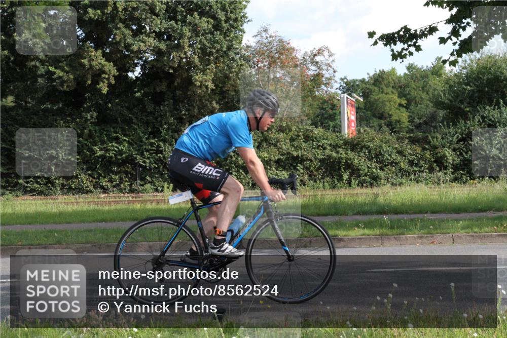 10.08.2025 - GEWOBA Citytriathlon Bremen Yannick Fuchs http://msf.ph/oto/8562524 10.08.2025 10:40:25 Radfahren 1, 11, 39, 47, 65, 125, 135, 197, 229 meine-sportfotos.de