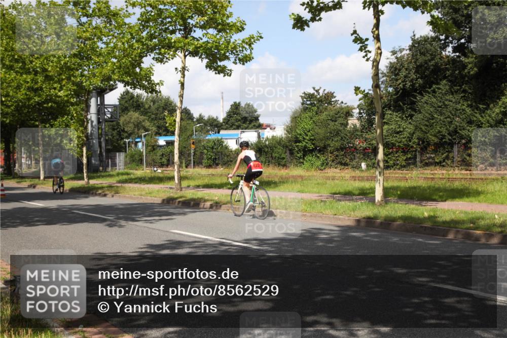 10.08.2025 - GEWOBA Citytriathlon Bremen Yannick Fuchs http://msf.ph/oto/8562529 10.08.2025 12:28:40 Radfahren 622, 625, 629, 732, 816, 828, 941, 980, 981 meine-sportfotos.de