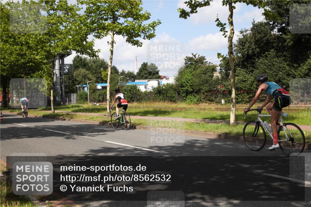 10.08.2025 - GEWOBA Citytriathlon Bremen Yannick Fuchs http://msf.ph/oto/8562532 10.08.2025 12:28:41 Radfahren 622, 625, 629, 659, 732, 816, 828, 941, 980, 981 meine-sportfotos.de
