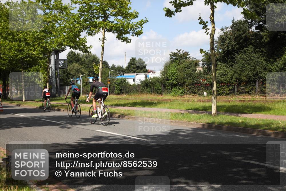 10.08.2025 - GEWOBA Citytriathlon Bremen Yannick Fuchs http://msf.ph/oto/8562539 10.08.2025 12:28:42 Radfahren 622, 625, 629, 659, 732, 816, 828, 941, 980, 981 meine-sportfotos.de