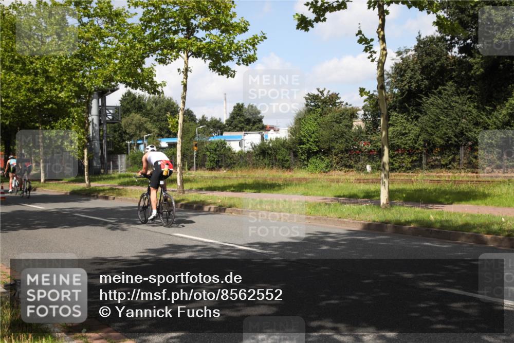 10.08.2025 - GEWOBA Citytriathlon Bremen Yannick Fuchs http://msf.ph/oto/8562552 10.08.2025 12:28:43 Radfahren 622, 625, 629, 659, 732, 828, 851, 941, 981 meine-sportfotos.de
