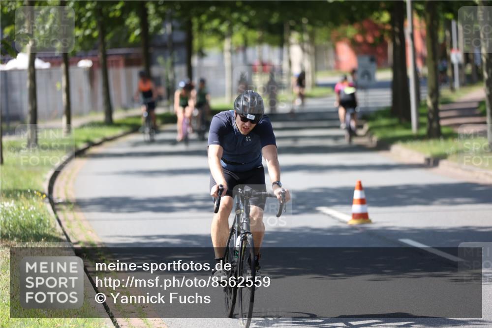 10.08.2025 - GEWOBA Citytriathlon Bremen Yannick Fuchs http://msf.ph/oto/8562559 10.08.2025 14:30:20 Radfahren 8, 33, 66, 95, 148, 149, 329, 338, 347, 361, 374, 400, 402, 410, 429, 492 meine-sportfotos.de