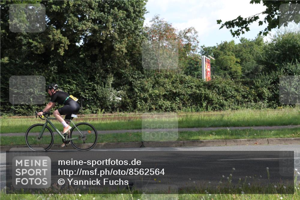 10.08.2025 - GEWOBA Citytriathlon Bremen Yannick Fuchs http://msf.ph/oto/8562564 10.08.2025 10:40:31 Radfahren 1, 11, 23, 39, 47, 65, 125, 229, 368, 505 meine-sportfotos.de