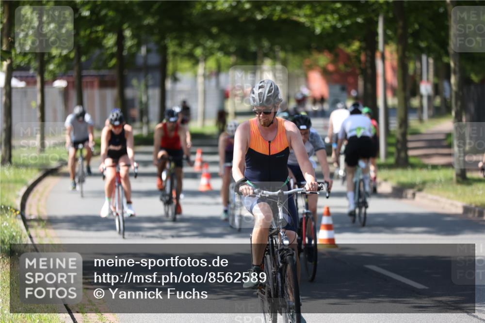 10.08.2025 - GEWOBA Citytriathlon Bremen Yannick Fuchs http://msf.ph/oto/8562589 10.08.2025 14:30:26 Radfahren 8, 33, 66, 148, 149, 328, 329, 338, 345, 347, 361, 374, 381, 400, 402, 410, 461, 492 meine-sportfotos.de