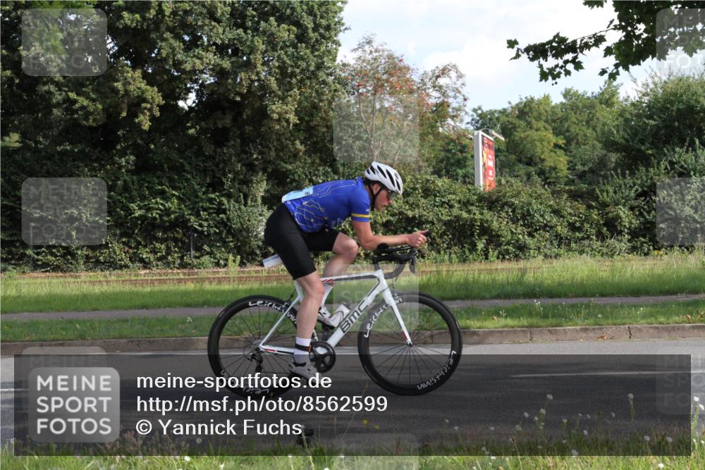 10.08.2025 - GEWOBA Citytriathlon Bremen Yannick Fuchs http://msf.ph/oto/8562599 10.08.2025 10:40:48 Radfahren 23, 67, 73, 139, 141, 368, 431, 505 meine-sportfotos.de