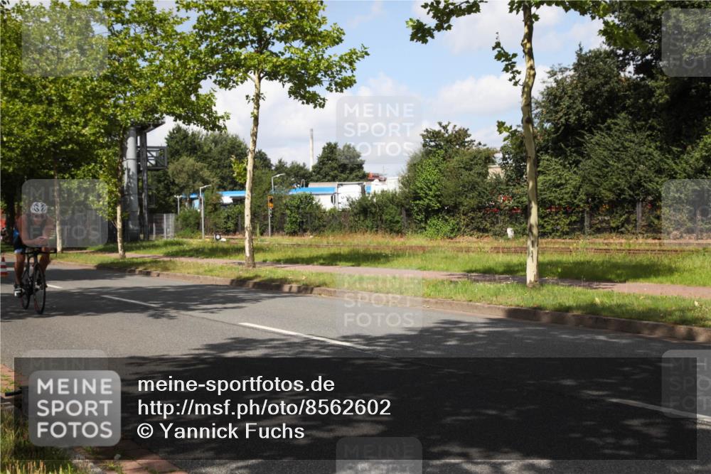 10.08.2025 - GEWOBA Citytriathlon Bremen Yannick Fuchs http://msf.ph/oto/8562602 10.08.2025 12:28:52 Radfahren 573, 659, 732, 851 meine-sportfotos.de
