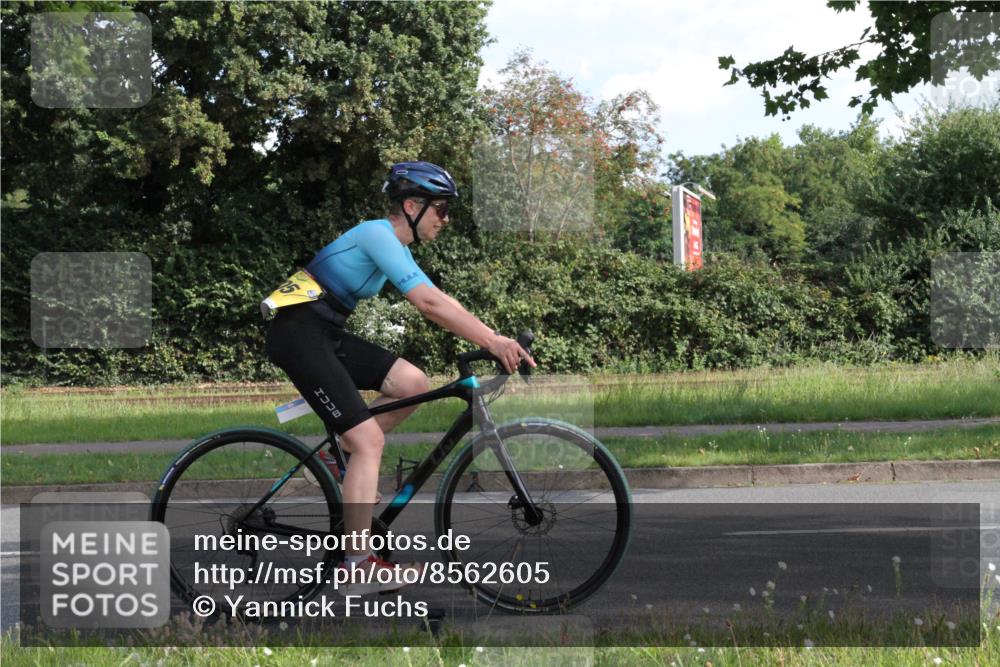 10.08.2025 - GEWOBA Citytriathlon Bremen Yannick Fuchs http://msf.ph/oto/8562605 10.08.2025 10:40:49 Radfahren 23, 67, 73, 139, 141, 368, 431, 505 meine-sportfotos.de