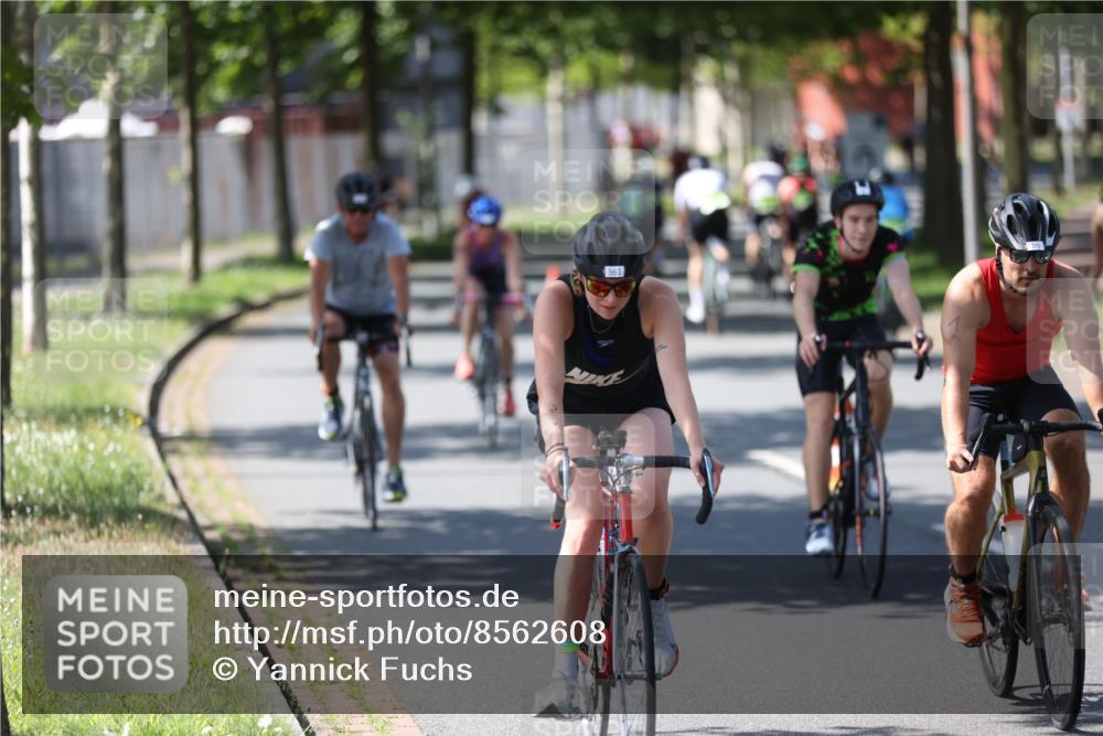 10.08.2025 - GEWOBA Citytriathlon Bremen Yannick Fuchs http://msf.ph/oto/8562608 10.08.2025 14:30:28 Radfahren 8, 33, 66, 107, 148, 149, 178, 328, 329, 338, 345, 347, 356, 361, 374, 381, 410, 461, 492 meine-sportfotos.de